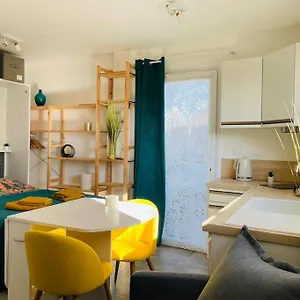 https://studio-cocooning-jeanne-au-calme-avec-terrasse.hotels-rhonealpes.com